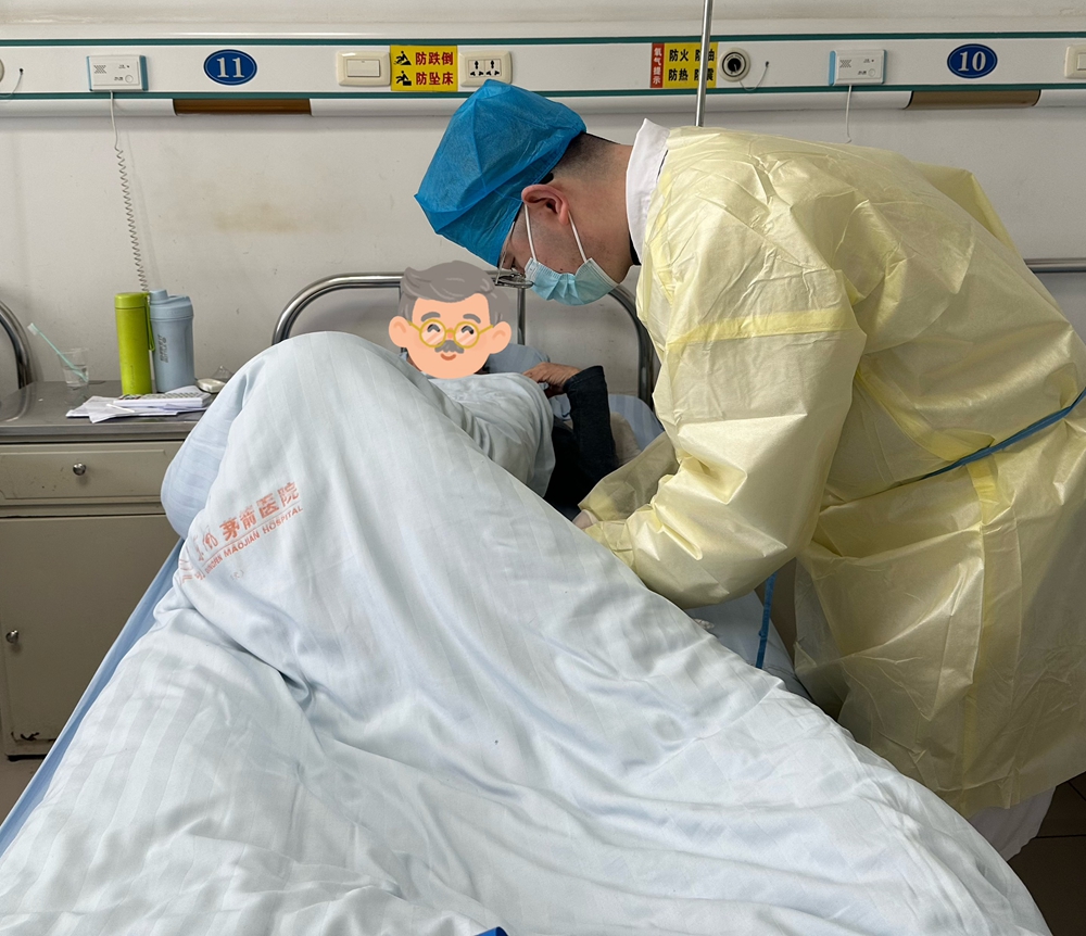 精准施治 暖心守护∣国药东风茅箭医院外一科成功为高龄膀胱癌患者控制病情